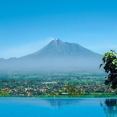 ホテル Amaranta Prambanan Yogyakarta エクステリア 写真