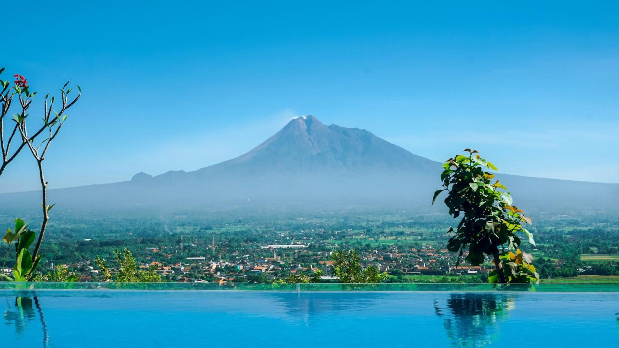 ホテル Amaranta Prambanan Yogyakarta エクステリア 写真