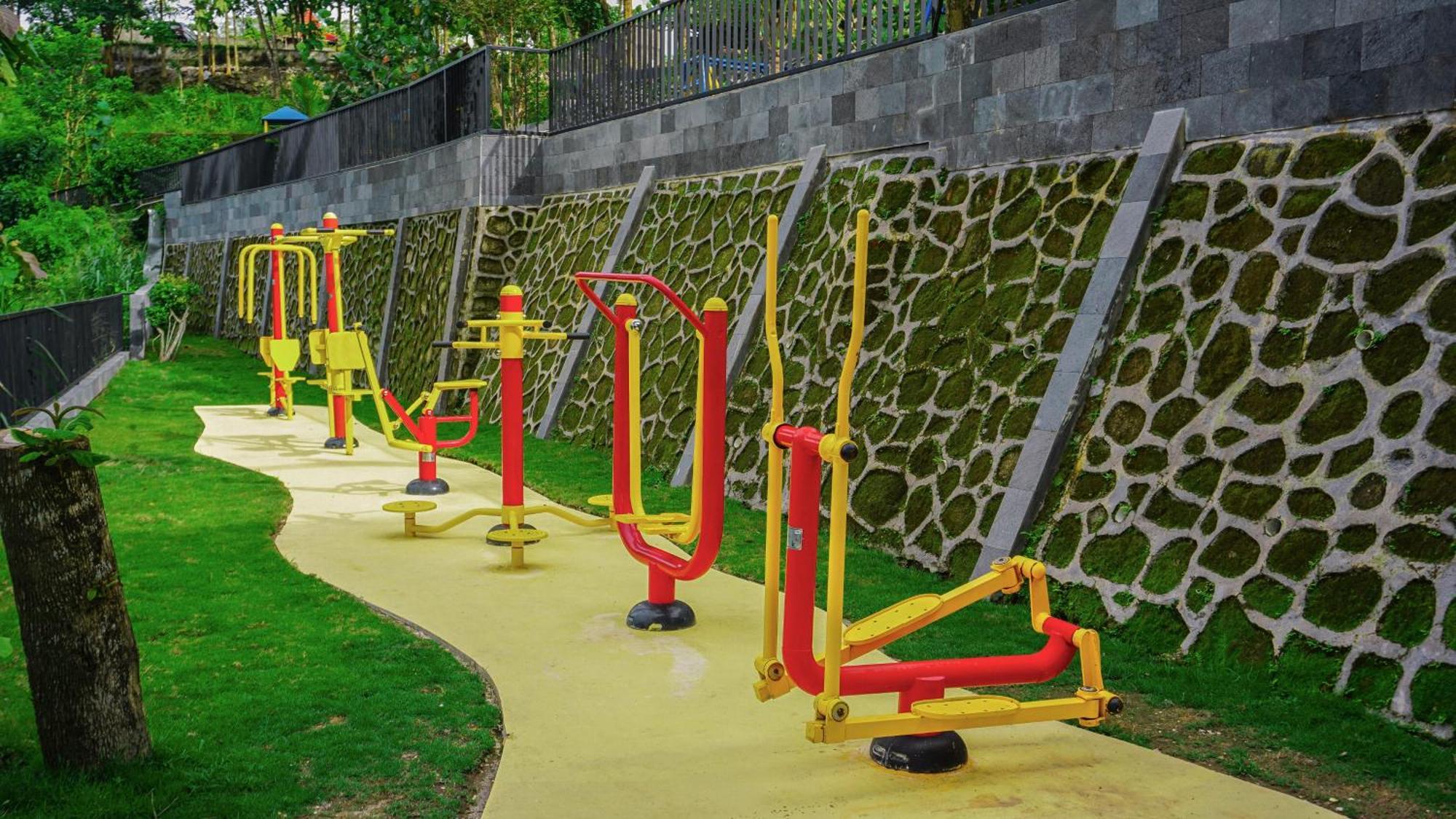 ホテル Amaranta Prambanan Yogyakarta エクステリア 写真